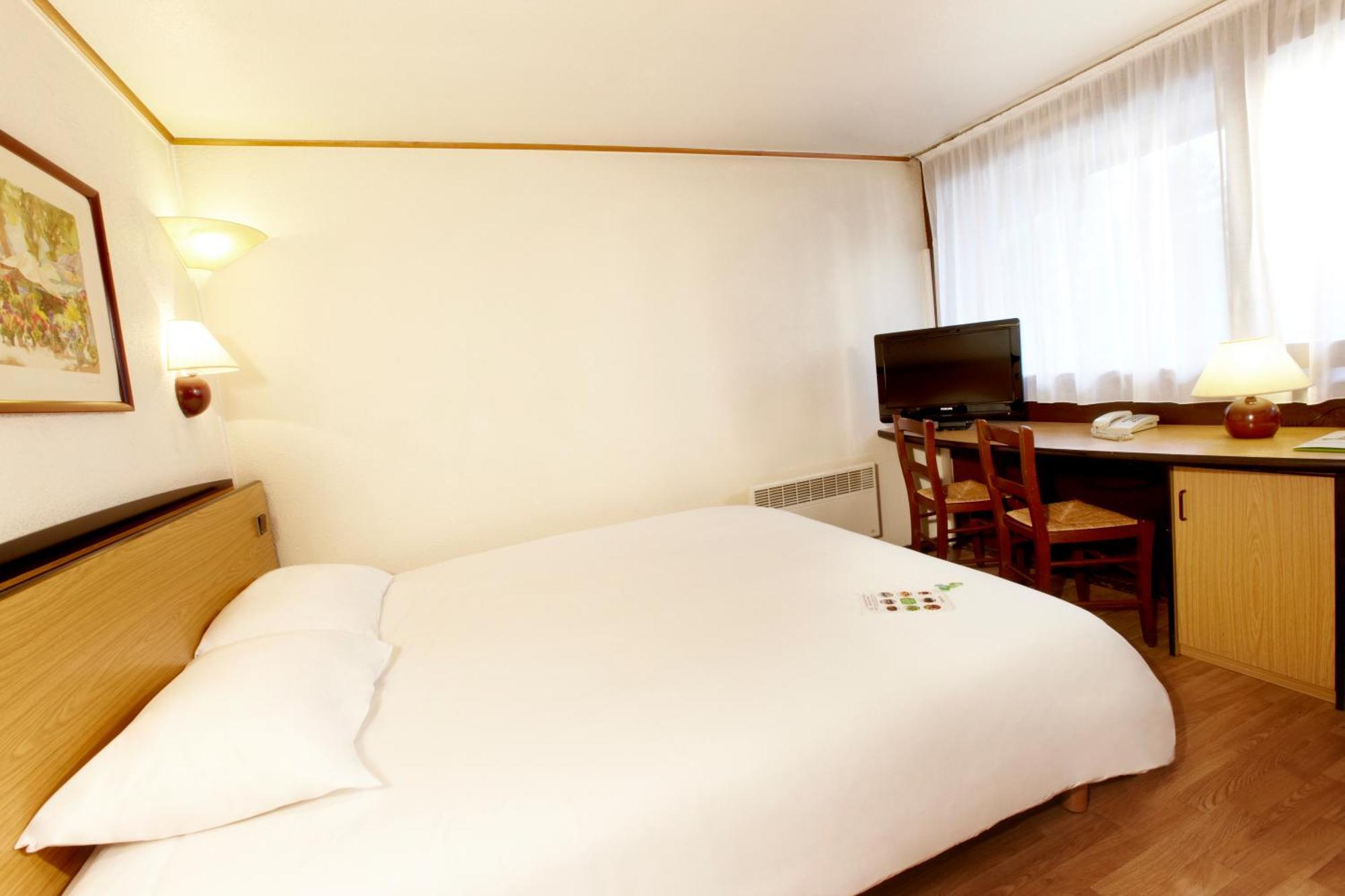 Campanile Marmande Hotel Стая снимка